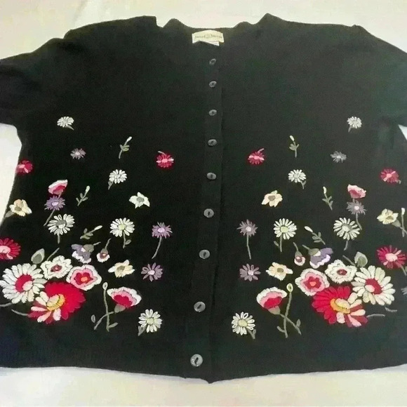 Vintage Jaclyn Smith Shortsleeved Embroidered Floral Cardigan /Top  size Large - Picture 2 of 8